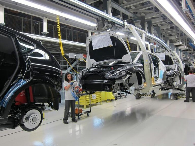 La industria de la zona euro sigue sin ofrecer síntomas de recuperación