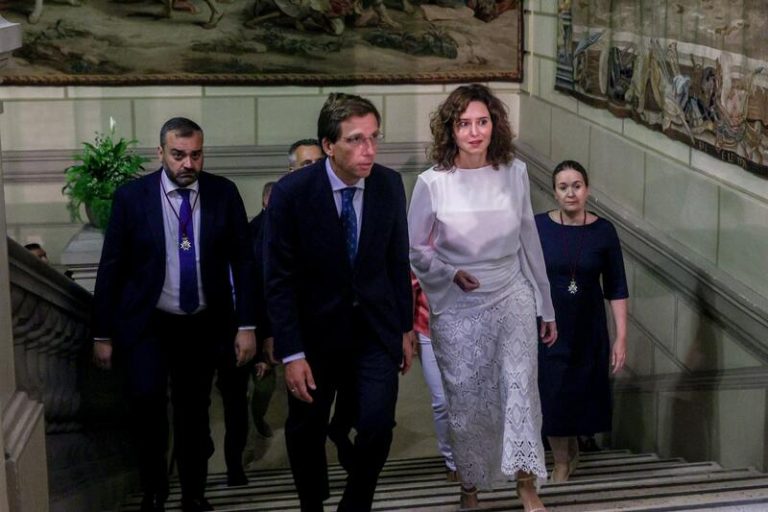 Almeida asegura que su modelo sobre pisos turísticos no es de Sevilla