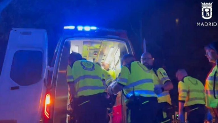 En un parque de Ciudad Lineal un joven es apuñalado en una pelea de indigentes