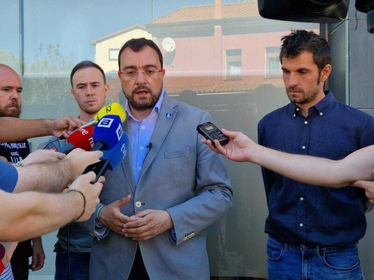 Barbón responde a Rueda y señla al PP de hacer 