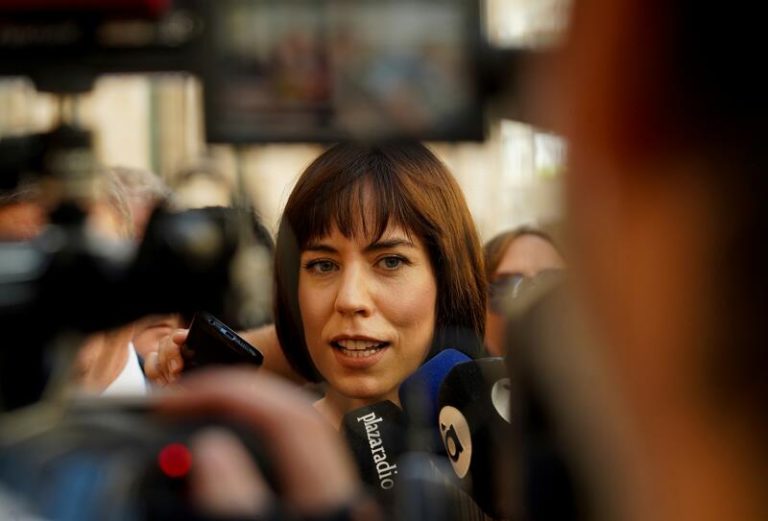 Morant insta a Feijóo y a las comunidades del PP a ofrecer una respuesta humanitaria a menores no acompañados