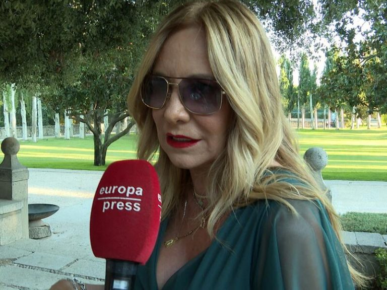 Belén Rodríguez intenta acercar posturas entre Belén Esteban y Antonio Rossi durante su boda