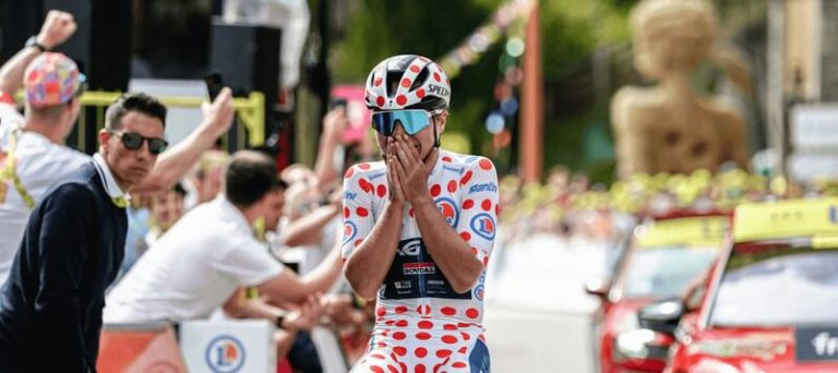 La ciclista belga Justine Ghekiere gana la etapa reina del Tour de Francia femenino