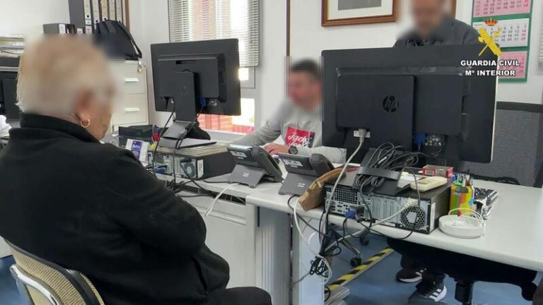 Una madre y su hijo detenidos por alojar a trabajadores para explotarlos laboralmente