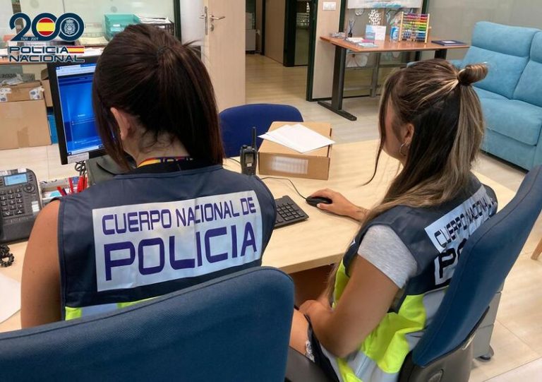 Detienen en Ibiza a un menor que agarró el glúteo a una mujer en la calle