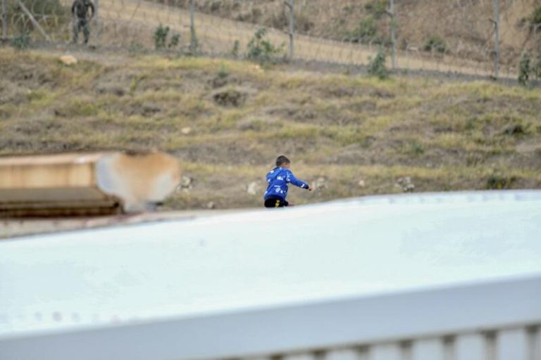 Ayuntamientos en la mira: IU exige que los que rechazan a niños migrantes den la cara