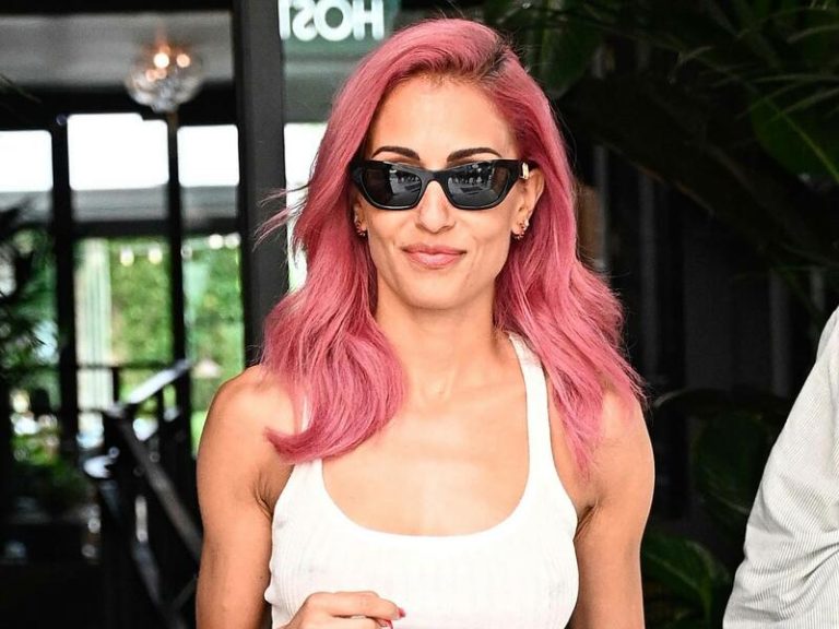 Hiba Abouk: 
