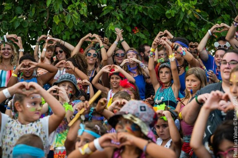 El Rototom celebra 30 años llenando de música y cultura a más de 200.000 asistentes de 113 países
