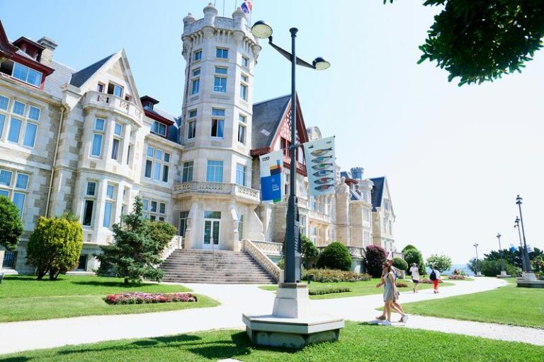 La Universidad Internacional Menéndez Pelayo celebra noventa y dos años siendo referente en la formación superior