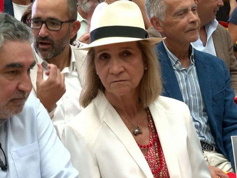 La Infanta Elena despide a los deportistas paralímpicos