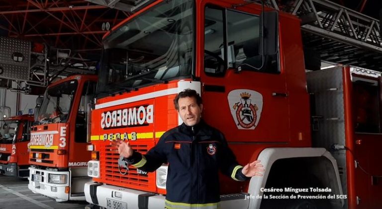 Desalojo en el centro comercial Los Llanos de Albacete por un devastador fuego