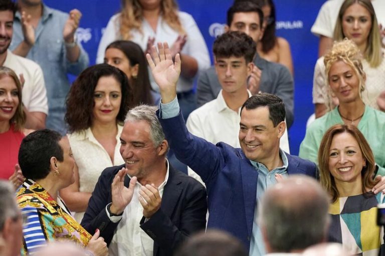 Moreno lidera el inicio del año político del PP-A con un gran evento en Alhaurín el Grande junto a Bendodo