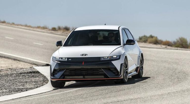 El Ioniq 5 N de Hyundai gana el premio de coche eléctrico del año de 'Car and Driver'