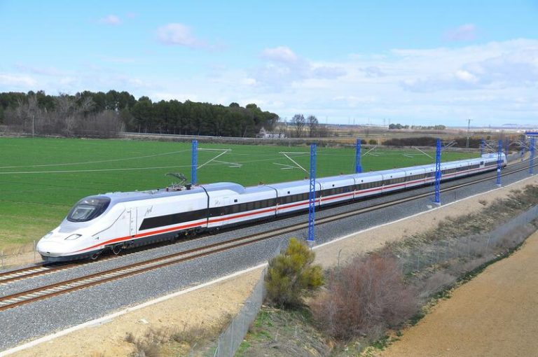 La CNMV levantará a las 14.45 horas la suspensión de cotización de Talgo tras el veto del Gobierno