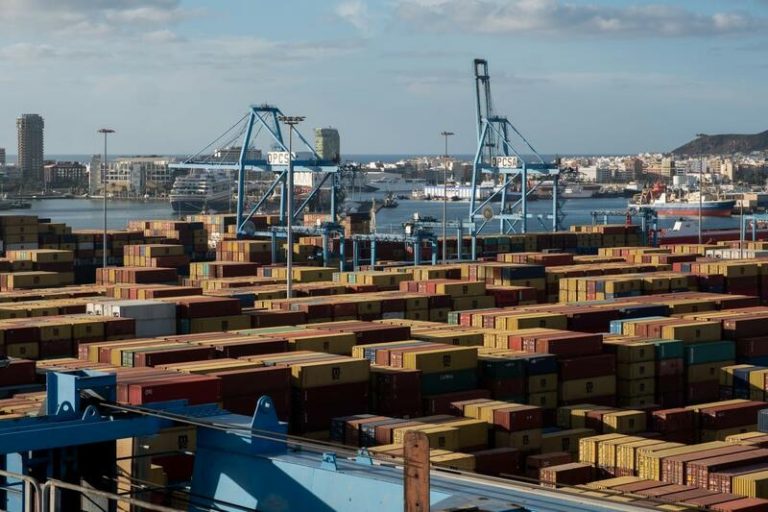 Multan con 75.000 euros al capitán de un barco por operar ebrio en el puerto de La Luz