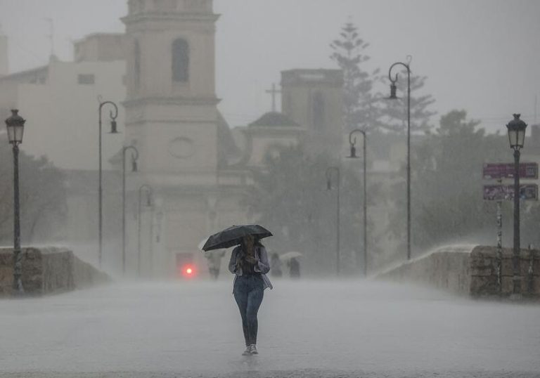 Una vaguada dejará lluvias desde el jueves en la franja central peninsular, que seguirán en el norte el fin de semana