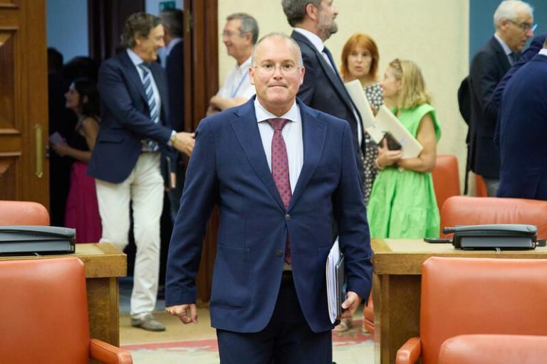 La pugna del PP por conocer el reparto del cupo catalán en el Congreso se topa con la negativa de Montero