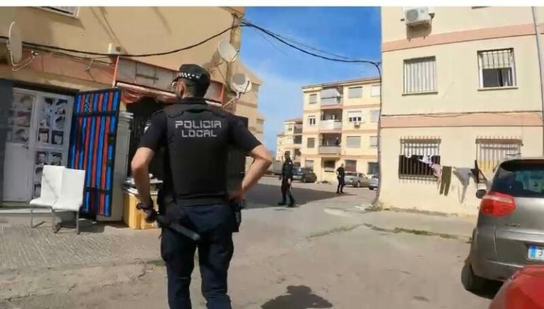 Dos jóvenes aprehendidos por atracar con navaja a un adolescente en Almería