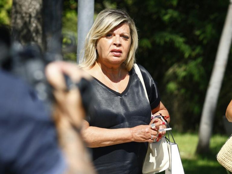 Terelu Campos se enfrenta a los medios al preguntarle sobre el fallecimiento de Caritina Goyanes