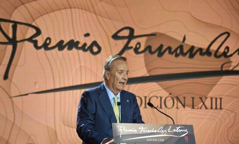 Murió Santiago Rey Fernández-Latorre, presidente y editor de 'La Voz de Galicia'