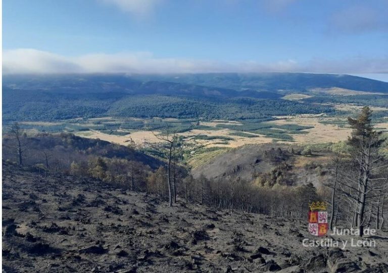 Monterrubio de la Demanda vuelve a la normalidad tras controlar el devastador incendio forestal