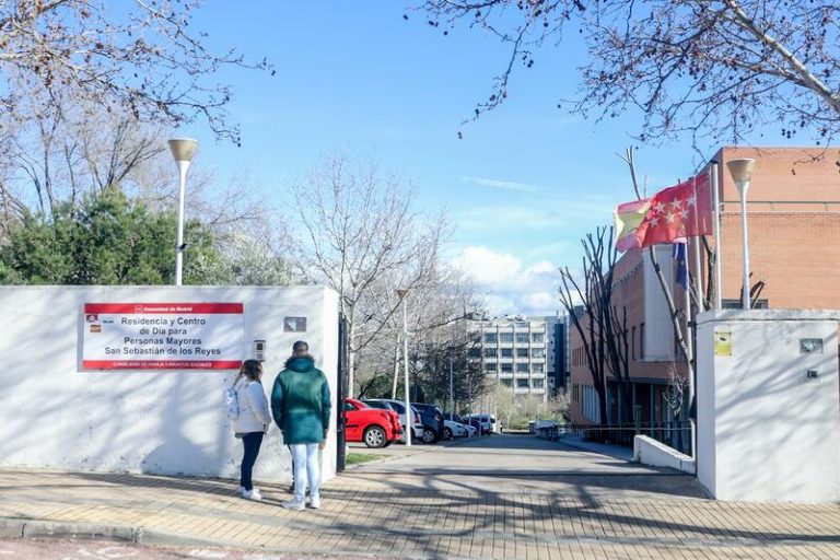 Aprende a cuidar sin dejar el hogar: el IMSERSO y la UIMP guían sobre la atención en comunidad