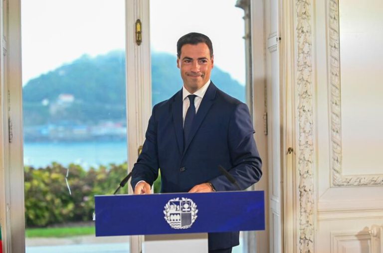 El lehendakari afirma que está centrado en 