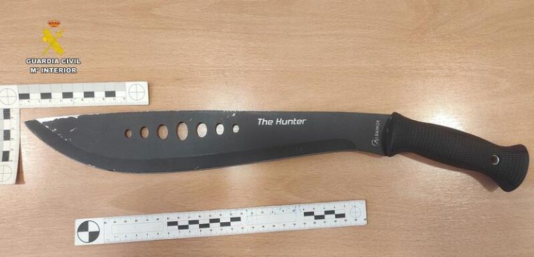 Calpe: Detienen a un individuo por atacar a otro con un cuchillo de monte