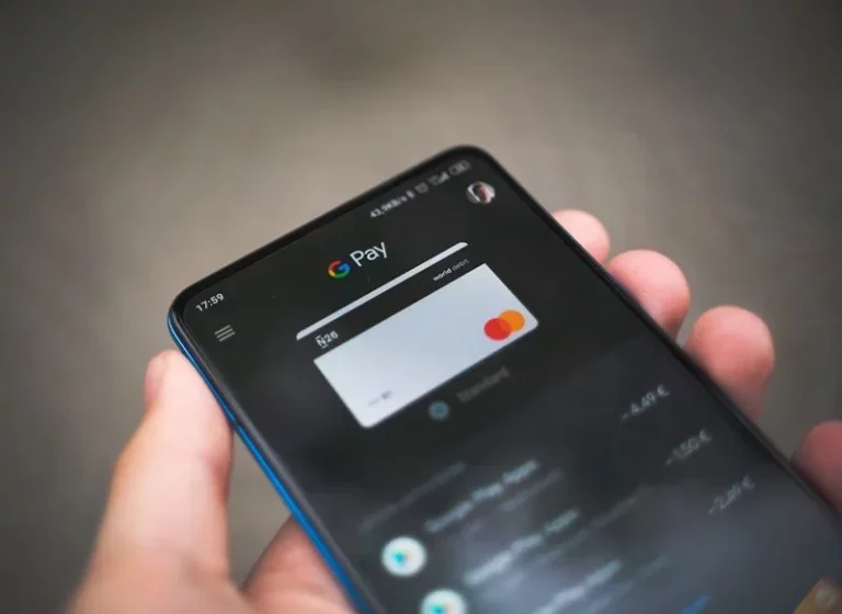 Google Wallet y su nueva función para acabar con tarjetas físicas