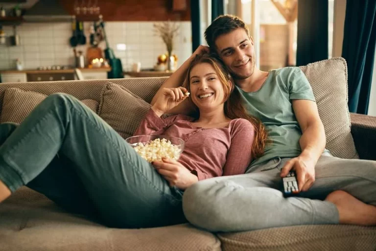 3 series románticas de Netflix para un fin de semana en pareja (con kleenex a la mano)