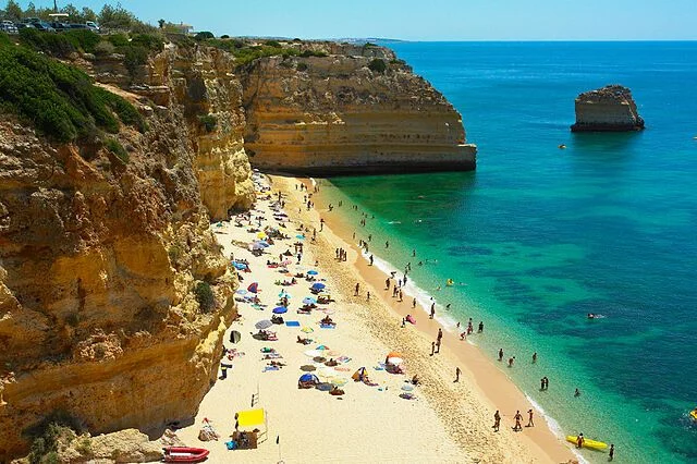 3 playas de Portugal que harán que te olvides del resto del mundo este verano
