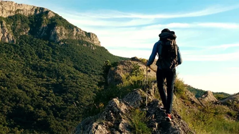 3 rutas de senderismo para hacer en verano en España