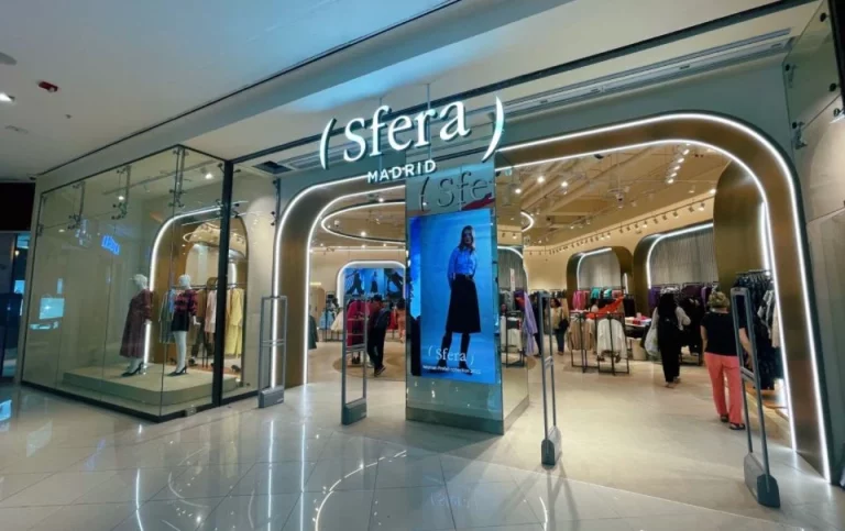 4 vestidos de Sfera que se convertirán en tus favoritos para entretiempo a precio increíble