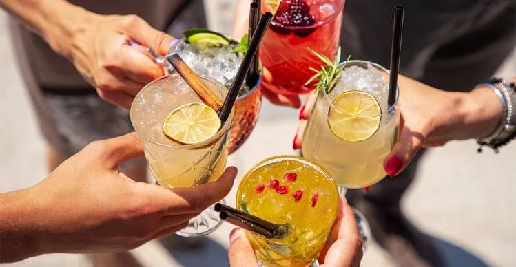 5 Recetas de bebidas refrescantes con ingredientes que ya tienes en casa