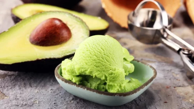 5 recetas con aguacate que te harán reconsiderar si realmente necesitas helado