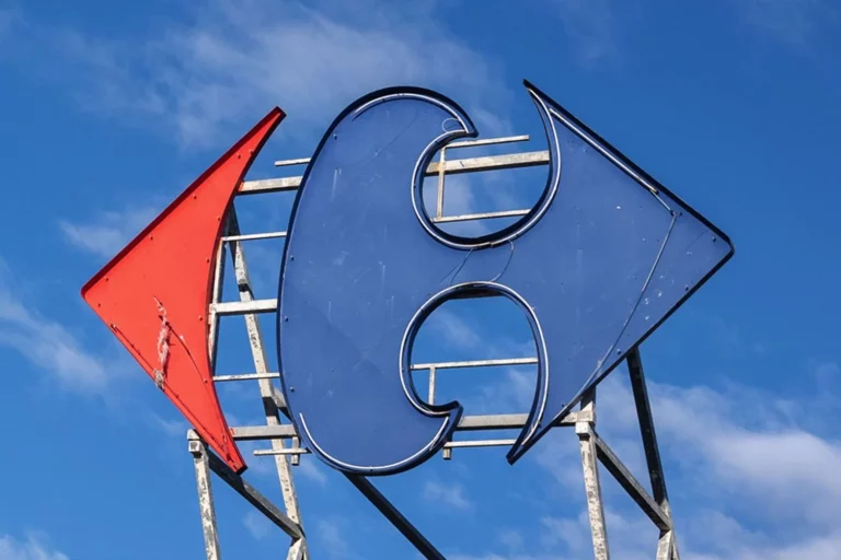 Si tienes más de esta edad puede usar la nueva tarjeta de Carrefour para ahorrar en tus compras