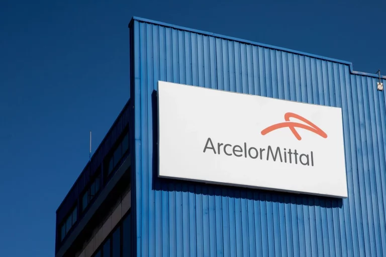 ArcelorMittal consigue un gran avance del 2,6% después de adquirir el 28,4% de Vallourec por 955 millones