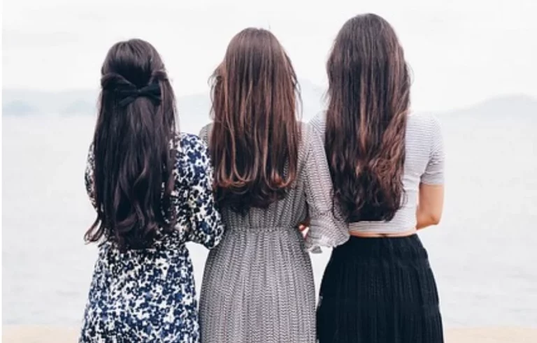 7 vestidos Parfois para todos los estilos: plisados, calados, de manga corta…