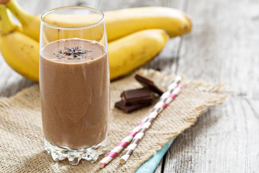 Batido de café helado con plátano y cacao