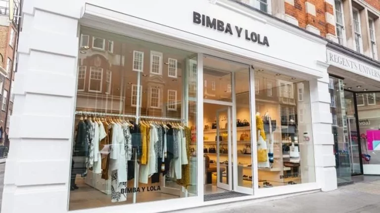 Pañuelos, collares y bolsos de Bimba y Lola: elegimos los que le ponen la guinda a tu outfit