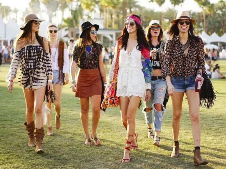 Boho Chic: Cómo vestirte como si hubieras salido de un festival en el desierto, pero con estilo