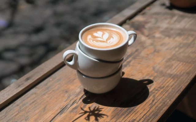 Café con leche de avena ¿Nueva tendencia o solo una excusa para subir el precio?