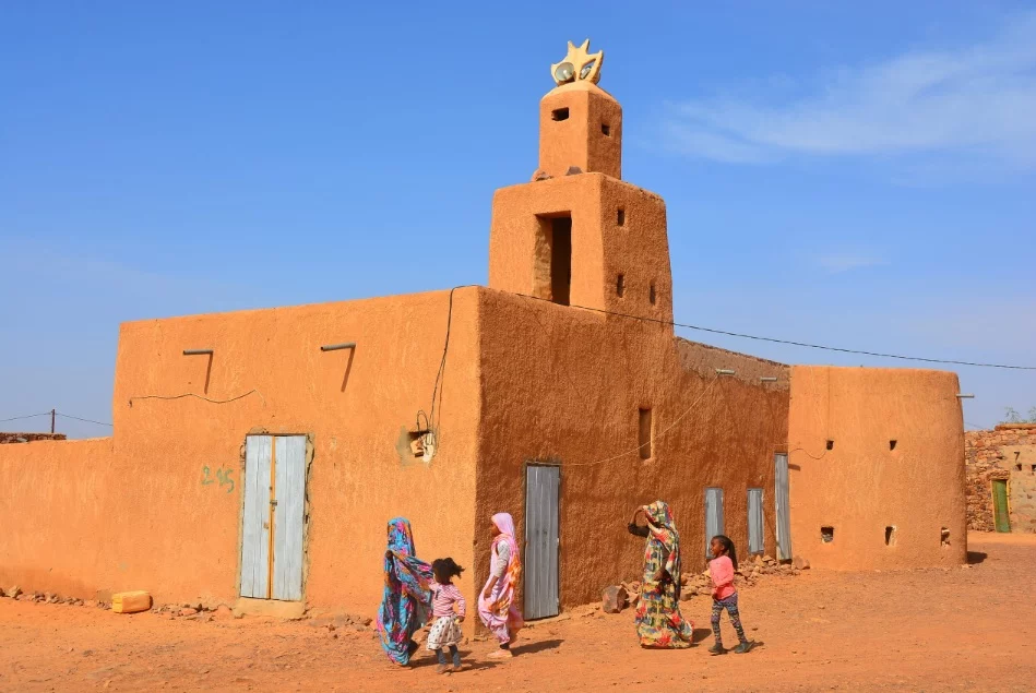 "Hay hasta conchas en el suelo": Un viajero español flipa con las ciudades de Mauritania 2 Calles Mauritania