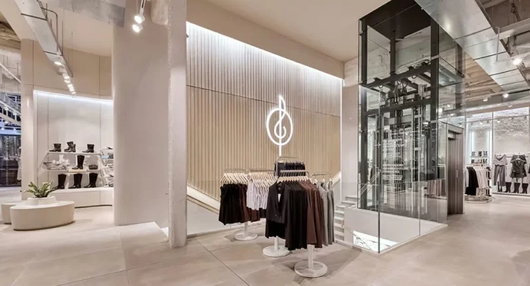 Camisetas, faldas, sandalias y pantalones de Stradivarius para llevar el estilo animal print al máximo nivel