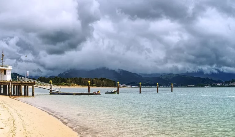 Camping Playa Regatón: tu destino ideal para unas vacaciones en Cantabria