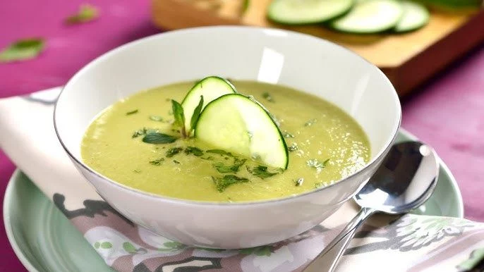 Crema fresca de almendra y aguacate