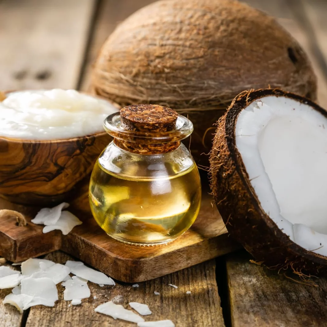 El aceite de coco en la belleza: un secreto antiguo para el cuidado moderno