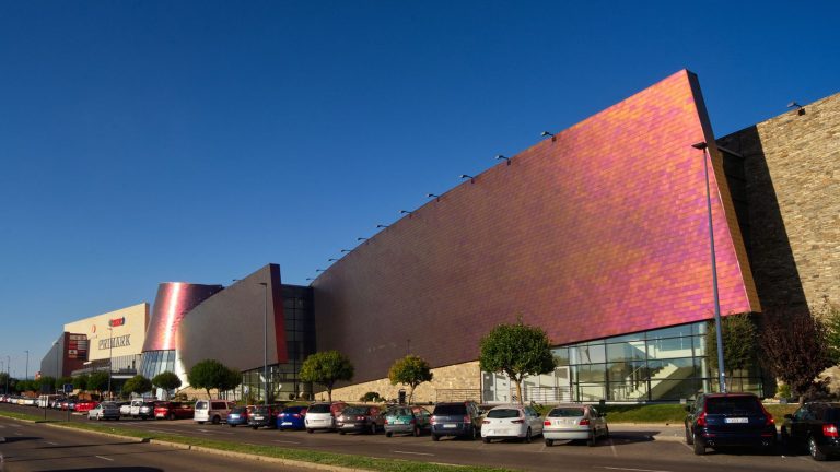 El Grupo Indotek compra a Blackstone el centro comercial Espacio León