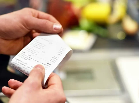 El consejo del Banco de España a la hora de pagar con tarjeta El consejo del Banco de España a la hora de pagar con tarjeta