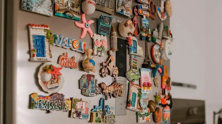 El peligro de poner imanes en la nevera del que advierten los expertos